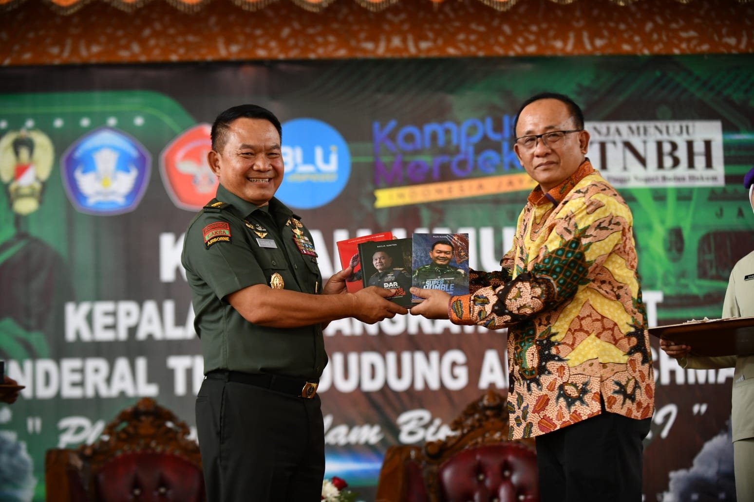 Beri Kuliah Umum di Universitas Jambi, Kasad Tekankan 4 Poin Penting Jaga Persatuan dan Kesatuan Beri Kuliah Umum di Universitas Jambi, Kasad Tekankan 4 Poin Penting Jaga Persatuan dan Kesatuan