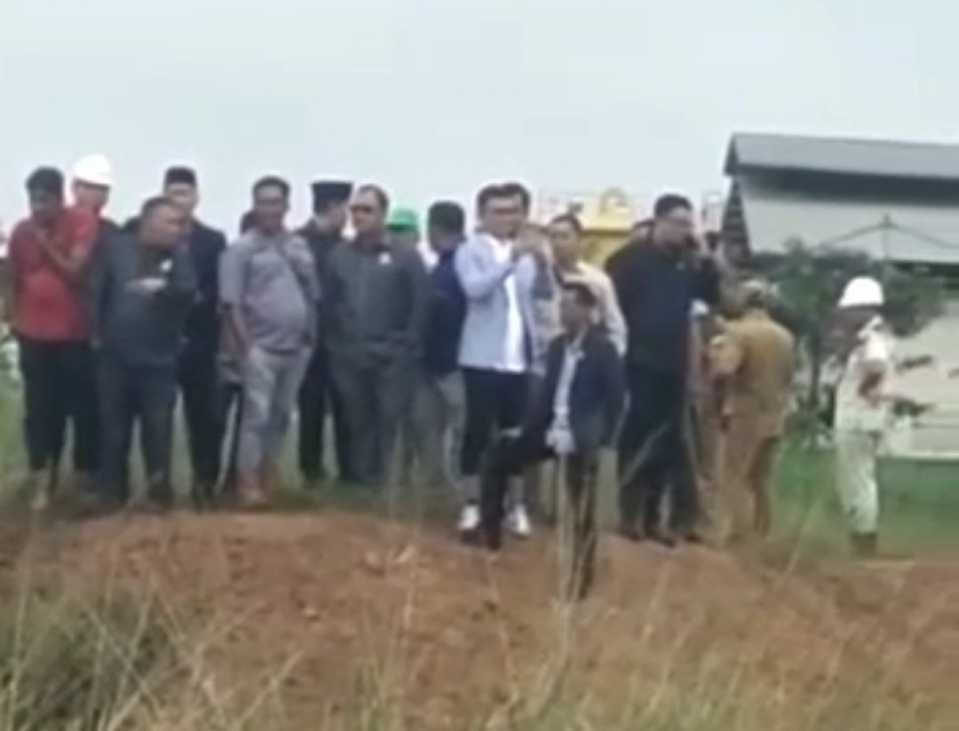 Komisi III DPRD Dan DLH OKI Cek Limbah PT Kelantan Komisi III DPRD Dan DLH OKI Cek Limbah PT Kelantan
