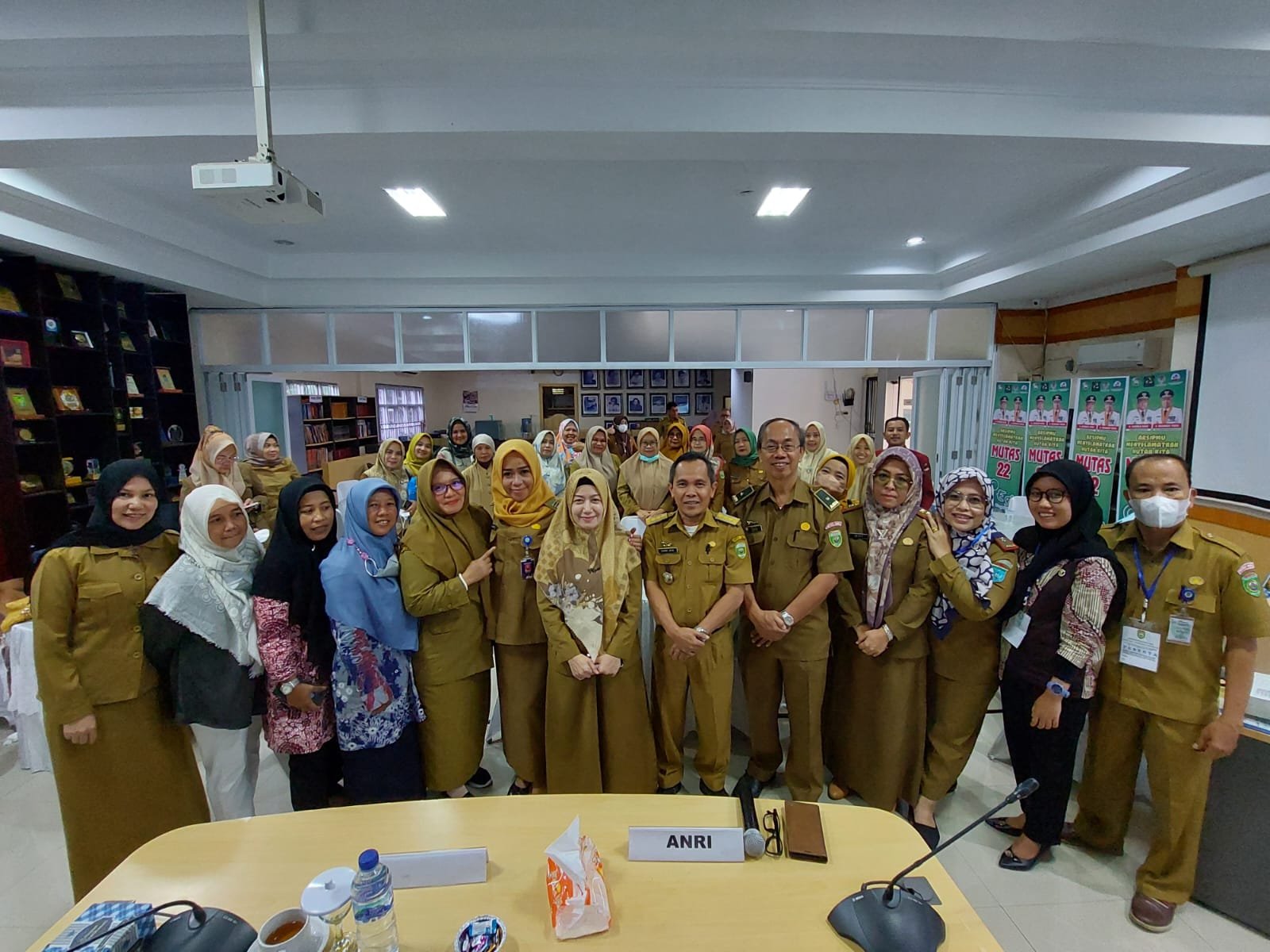 Giat Pelaksanaan Bimbingan Teknis Pengelolaan Arsip Statis dan Pengeluaran Arsip Vital Dinas Kearsipan Sumsel Giat Pelaksanaan Bimbingan Teknis Pengelolaan Arsip Statis dan Pengeluaran Arsip Vital Dinas Kearsipan Sumsel