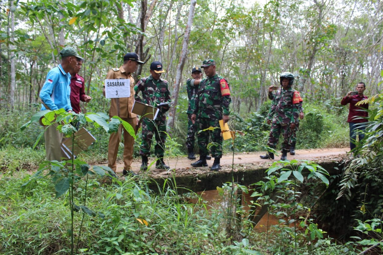 Kasdim 0402/OKI tinjau lokasi TMMD di Desa Cahya Maju, Ini Pesannya Kasdim 0402/OKI tinjau lokasi TMMD di Desa Cahya Maju, Ini Pesannya