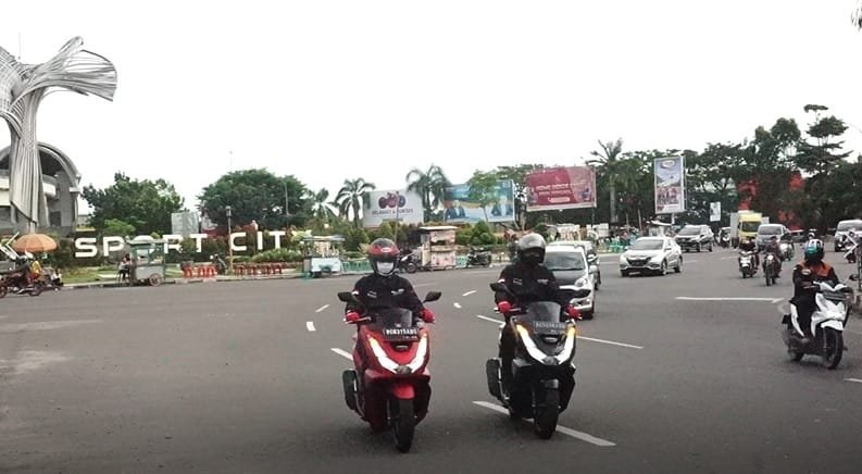 Begini Cara Naik Motor Matik di Tanjakan & Turunan Begini Cara Naik Motor Matik di Tanjakan & Turunan