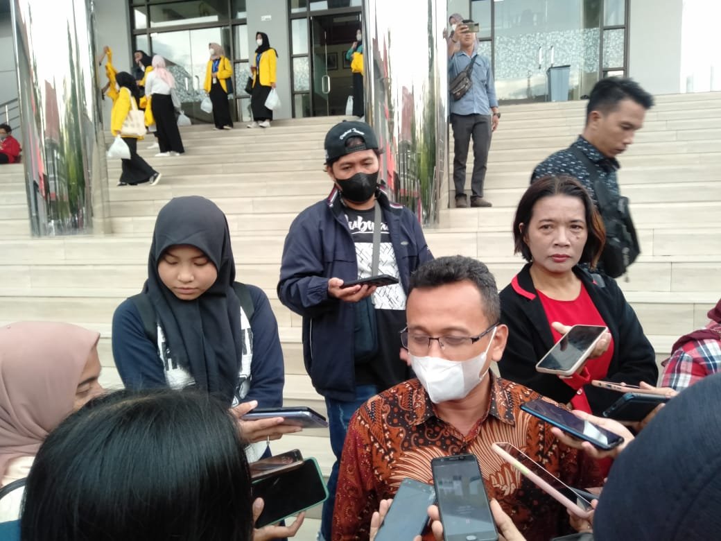 Waspada dan kita harus menjauh dari hal- hal Korupsi Waspada dan kita harus menjauh dari hal- hal Korupsi
