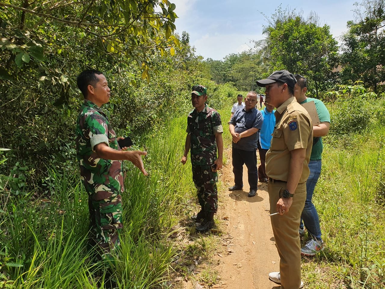 Kasdim 0402/OKI Bersama OPD Terkait Tinjau Lokasi Pelaksanaan TMMD Ke-115 Kasdim 0402/OKI Bersama OPD Terkait Tinjau Lokasi Pelaksanaan TMMD Ke-115