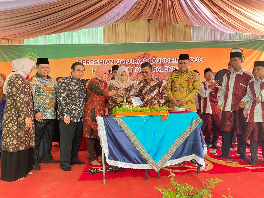 Launching Gapura Dan Logo MTs,Kepsek Harap MTsN 1Palembang Berprestasi