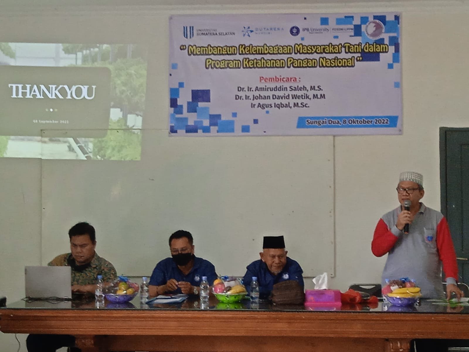 IPB Membangun Kelembagaan Masyarakat Tani dalam Program Ketahanan Pangan Nasional IPB Membangun Kelembagaan Masyarakat Tani dalam Program Ketahanan Pangan Nasional