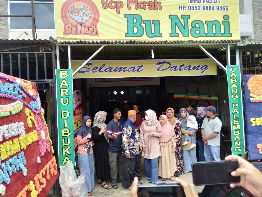 Pembukaan Sop Merah Bu Nani, Harapan Usaha Sop Merah Bu Nani Berkembang Dengan Baik Pembukaan Sop Merah Bu Nani, Harapan Usaha Sop Merah Bu Nani Berkembang Dengan Baik