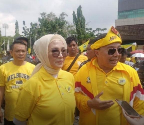 Masyarakat Sumsel Berpartisipasi Dalam Semarak HUT Partai Golkar Ke- 58 Masyarakat Sumsel Berpartisipasi Dalam Semarak HUT Partai Golkar Ke- 58