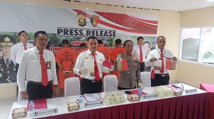 Subdit IV Tipidter Ditreskrimsus Polda Sumsel Berhasil Amankan 5 Pelaku Ilegal Driling Subdit IV Tipidter Ditreskrimsus Polda Sumsel Berhasil Amankan 5 Pelaku Ilegal Driling