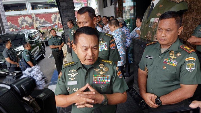 TNI AD Kirim Pasukan ke Nduga, Selamatkan Pilot Susi Air dan Kejar Pelaku TNI AD Kirim Pasukan ke Nduga, Selamatkan Pilot Susi Air dan Kejar Pelaku
