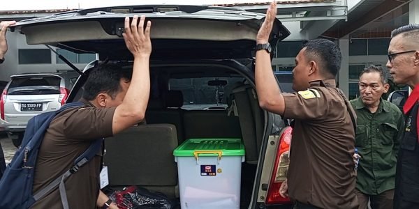 Kantor Dinas Pertanian Kab OKU Di Geledah Kejari, Terkait Korupsi Kantor Dinas Pertanian Kab OKU Di Geledah Kejari, Terkait Korupsi