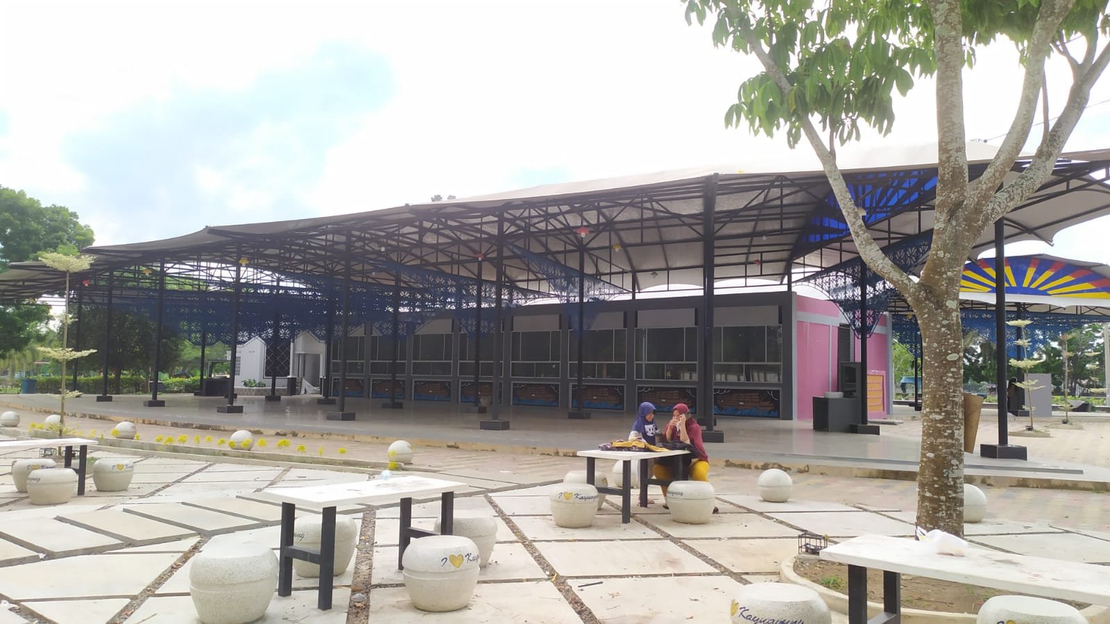 Food Court Taman Segi Tiga Mas Terbengkalai, Habiskan Dana 6 Milyar Food Court Taman Segi Tiga Mas Terbengkalai, Habiskan Dana 6 Milyar