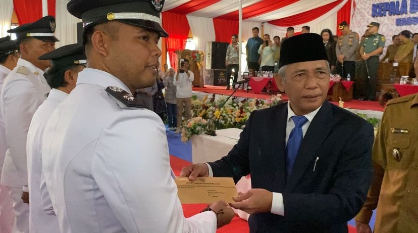 Resmi Kartiwan Dilantik Jabat Kepala Desa Celikah Priode Kedua Resmi Kartiwan Dilantik Jabat Kepala Desa Celikah Priode Kedua