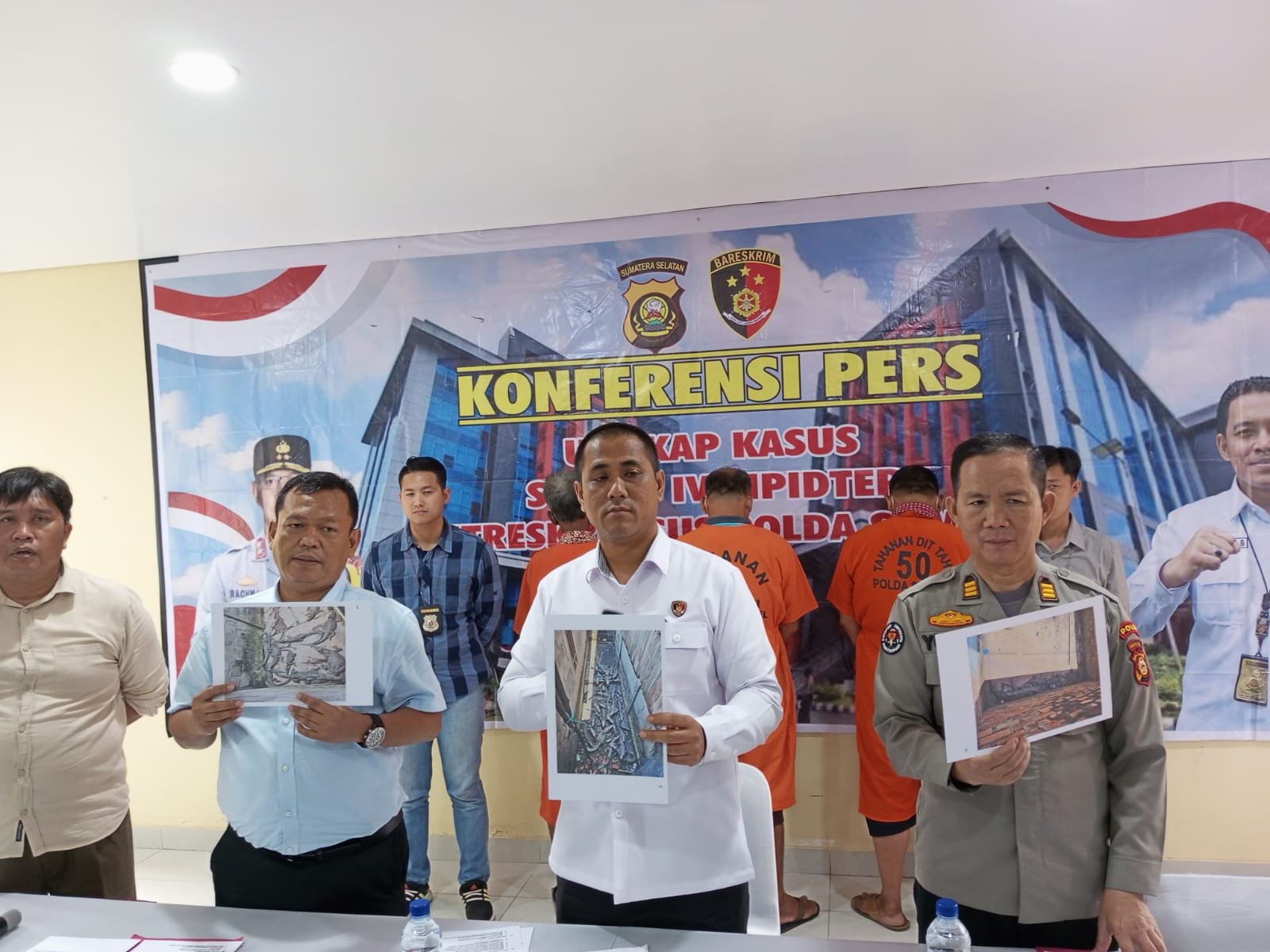 Sebanyak 58 Ekor Buaya Muara Berhasil Diamankan Subdit IV Polda Sumsel Dari Tangan 3 Pelaku Sebanyak 58 Ekor Buaya Muara Berhasil Diamankan Subdit IV Polda Sumsel Dari Tangan 3 Pelaku