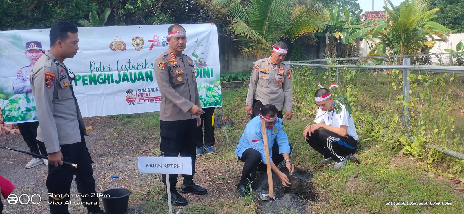 Polres OKI Tanam Pohon, Juga Ciptakan Inovasi Lasmini Dan Semprul Polres OKI Tanam Pohon, Juga Ciptakan Inovasi Lasmini Dan Semprul