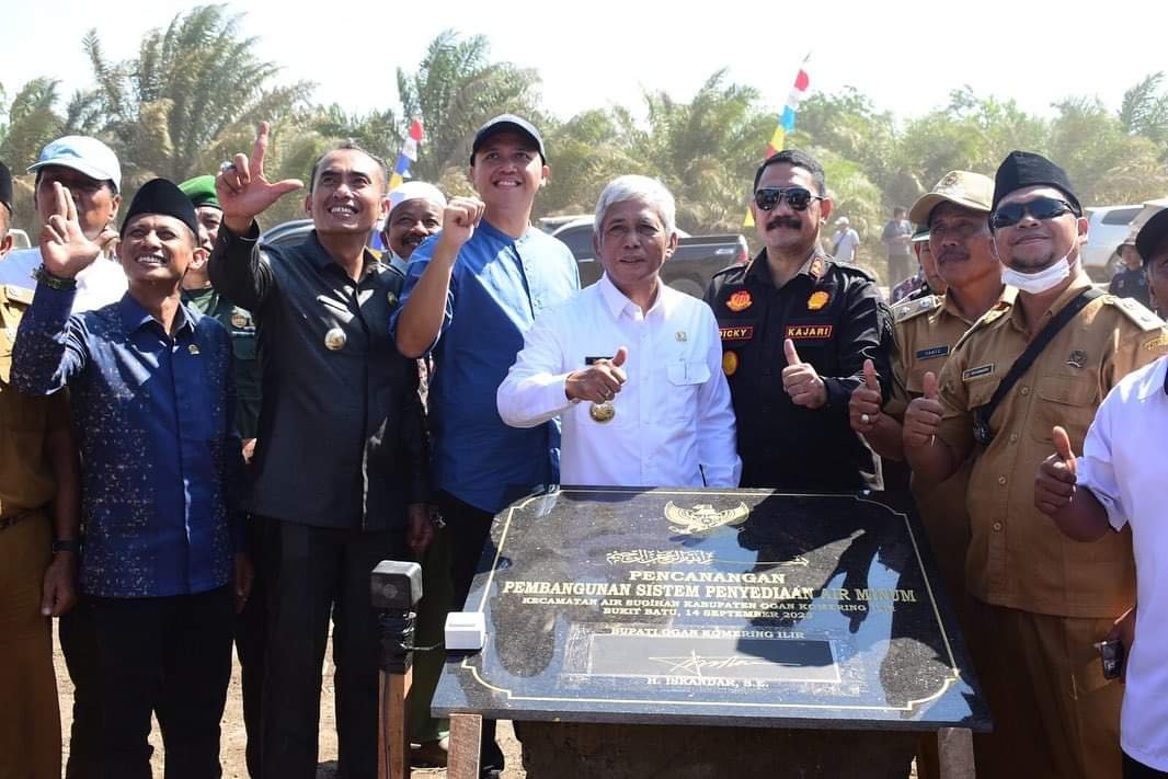 Bupati OKI Hadirkan Air Bersih bagi Warga Air Sugihan, Bekerjasama Dengan PT OKI Pulp and Paper Dan PT SAML Bupati OKI Hadirkan Air Bersih bagi Warga Air Sugihan, Bekerjasama Dengan PT OKI Pulp and Paper Dan PT SAML