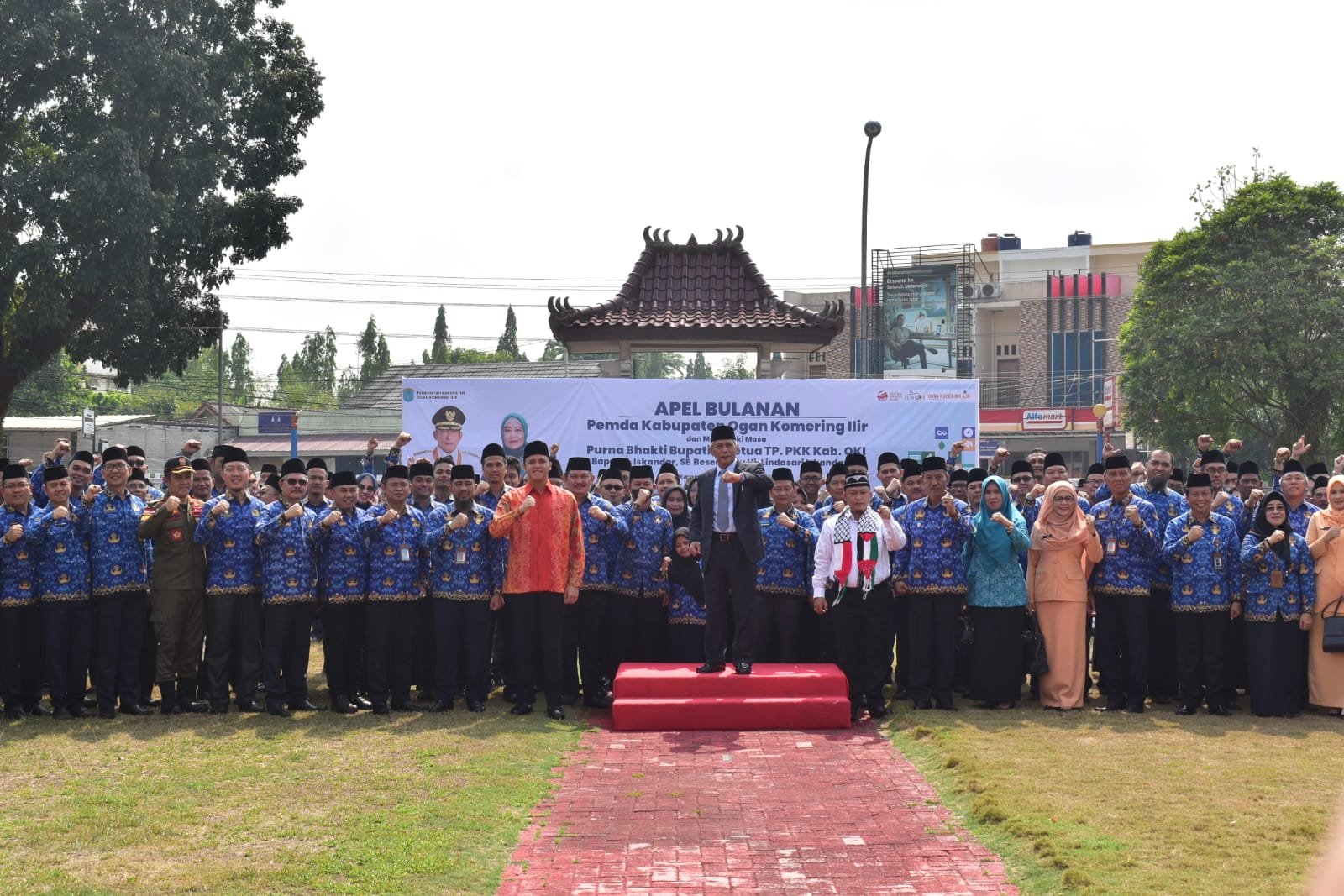 Haru, Saat Ribuan ASN OKI Lepas H. Iskandar di Apel Terakhir Haru, Saat Ribuan ASN OKI Lepas H. Iskandar di Apel Terakhir