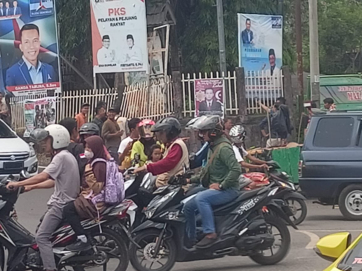 DCT Diumumkan KPU, Bawaslu Lahat Tertibkan APK dan APS Kandidat DCT Diumumkan KPU, Bawaslu Lahat Tertibkan APK dan APS Kandidat