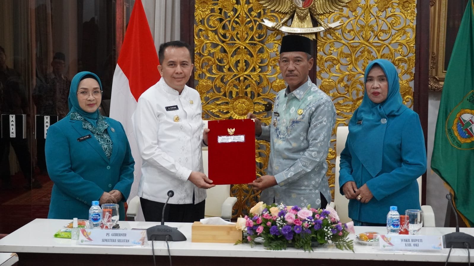 Terima SK Mendagri, Wabup Shodiq Jabat Plt Bupati OKI Terima SK Mendagri, Wabup Shodiq Jabat Plt Bupati OKI