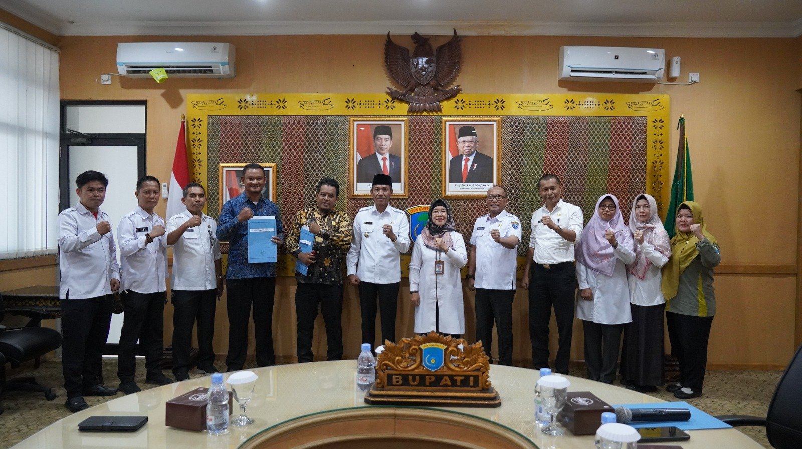 Tingkatkan Minat Baca, Pemkab OKI-Perpusnas Bagikan Ribuan Buku Gratis Tingkatkan Minat Baca, Pemkab OKI-Perpusnas Bagikan Ribuan Buku Gratis