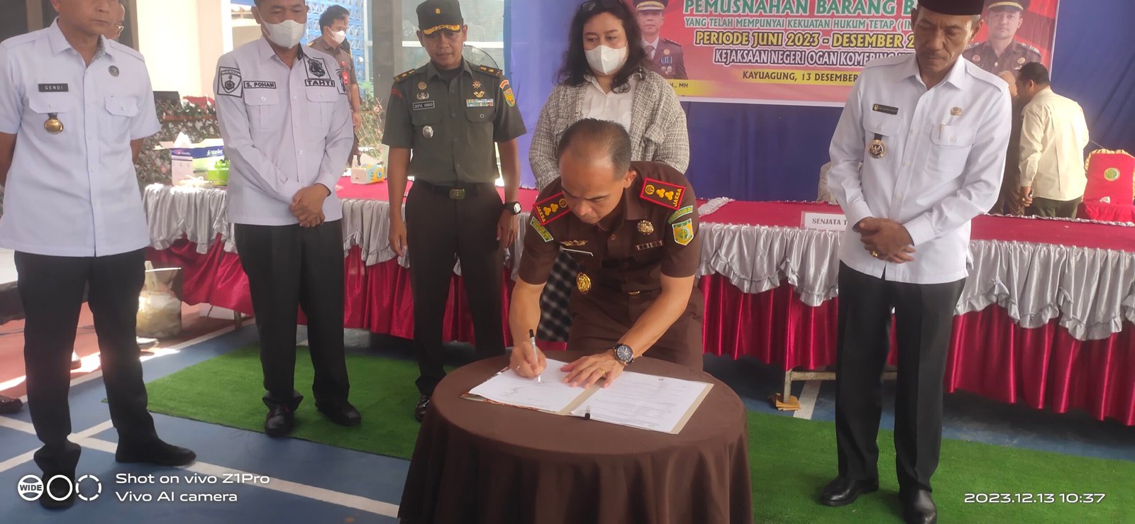 Kejari OKI Musnahkan Barang Bukti 159 Perkara Tipidum Yang Sudah Inkracht Kejari OKI Musnahkan Barang Bukti 159 Perkara Tipidum Yang Sudah Inkracht