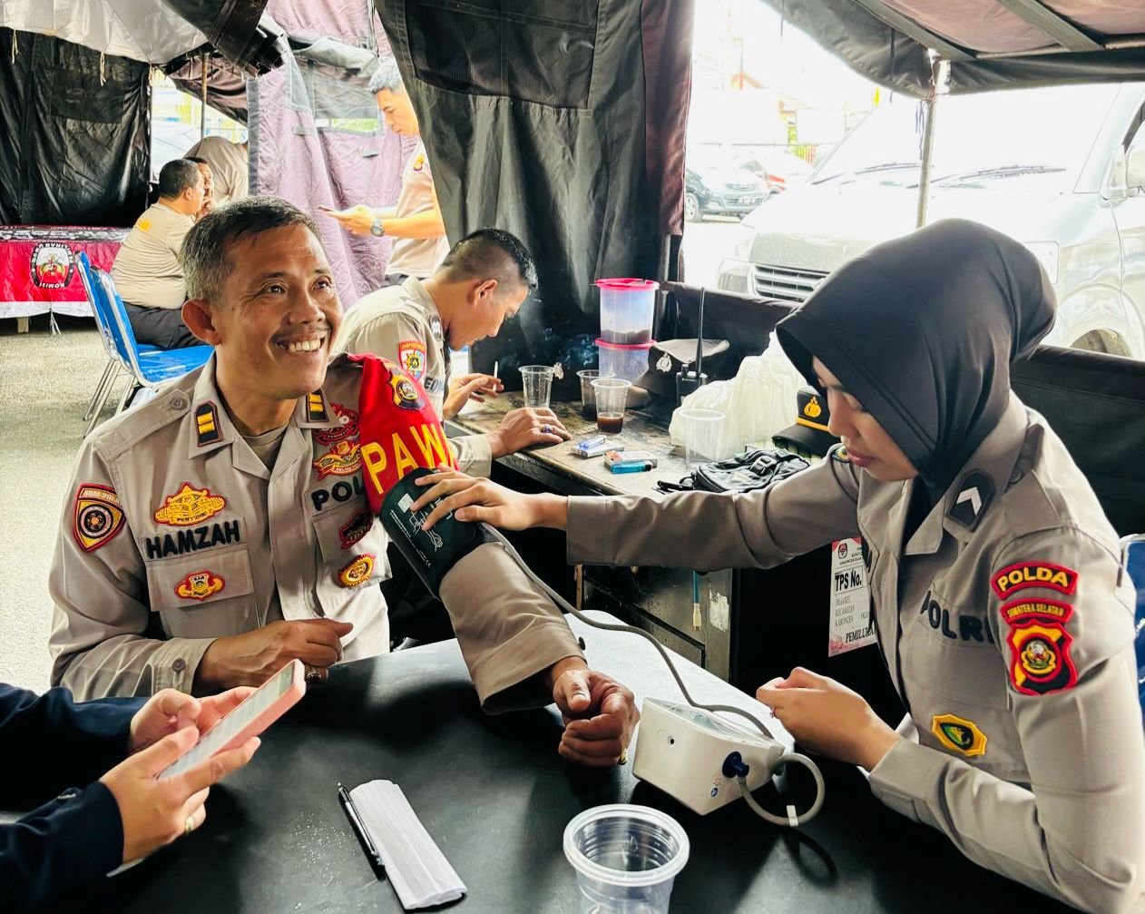Tim Dokkes Polda Sumsel dan Jajaran Lakukan Patroli Sambang TPS, Berikan Layanan Kesehatan Petugas Tim Dokkes Polda Sumsel dan Jajaran Lakukan Patroli Sambang TPS, Berikan Layanan Kesehatan Petugas