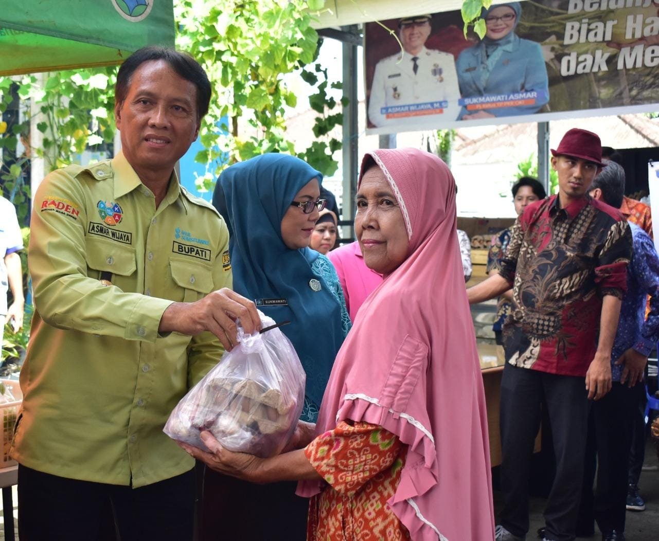 Gencarkan Pasar Murah, Kendalikan Harga Gencarkan Pasar Murah, Kendalikan Harga