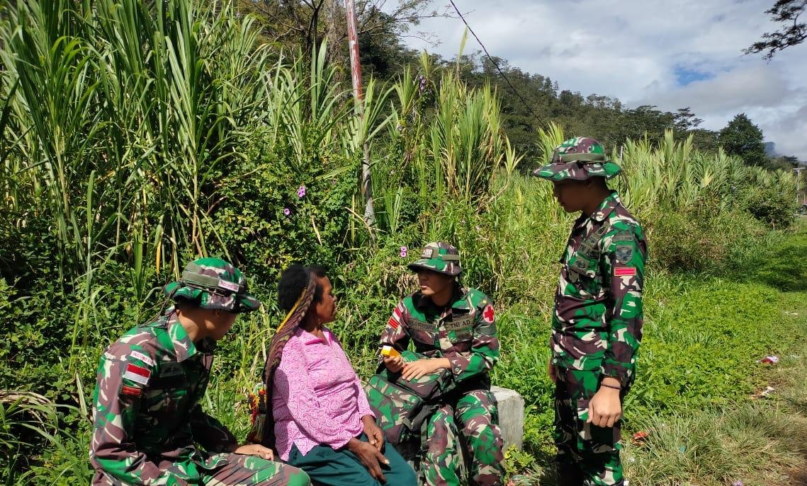 Satgas Yonif 200/BN Terjunkan Tim Kesehatan Ke Kampung Anjelma Satgas Yonif 200/BN Terjunkan Tim Kesehatan Ke Kampung Anjelma