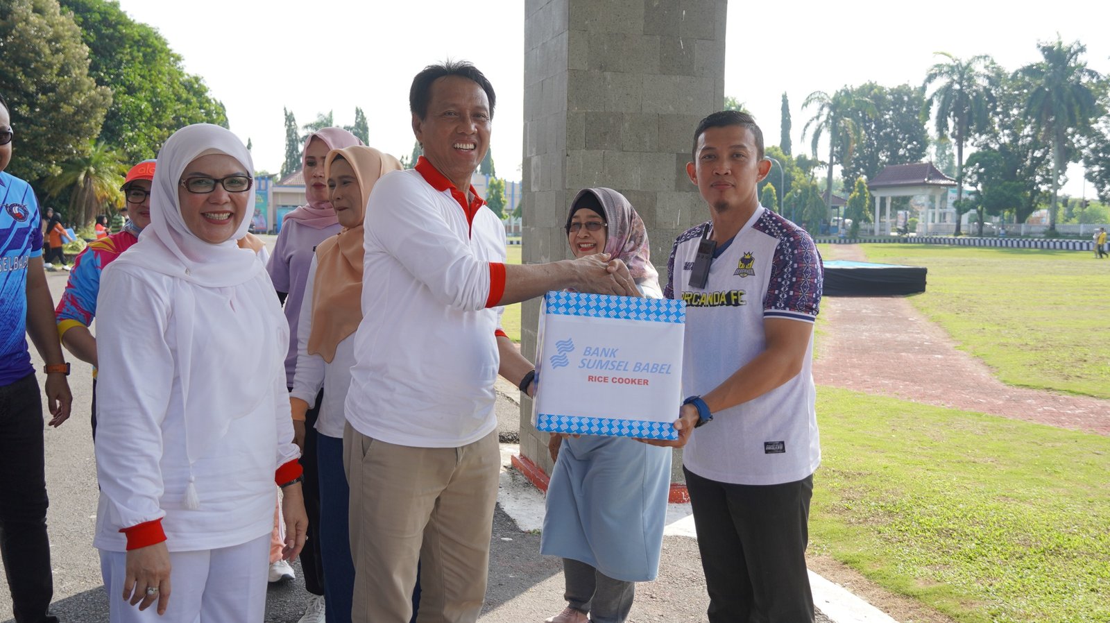 Pj Bupati OKI Ajak Masyarakat Sehat dan Bugar, Lewat Senam Jantung Sehat Pj Bupati OKI Ajak Masyarakat Sehat dan Bugar, Lewat Senam Jantung Sehat