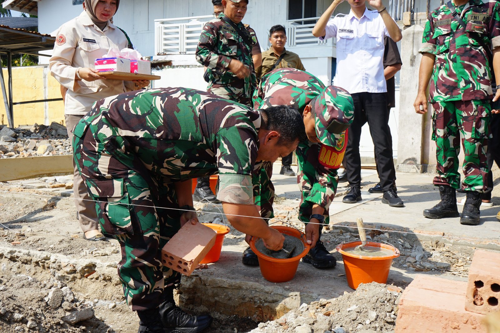 Dandim 0402/OKI Laksanakan Peletakan Batu Pertama Program RTLH Dandim 0402/OKI Laksanakan Peletakan Batu Pertama Program RTLH