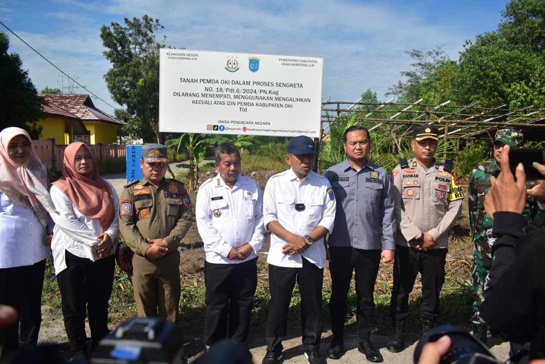 Amankan Aset, Pemkab dan Kajari OKI Pasang Plang di Hutan Kota Amankan Aset, Pemkab dan Kajari OKI Pasang Plang di Hutan Kota