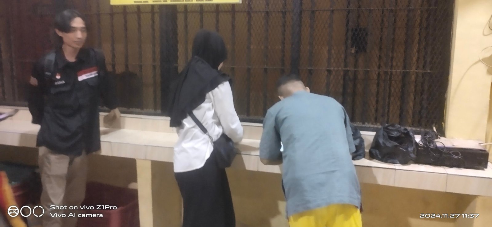 Polres OKI Bekerjasama KPU Fasilitasi Para Tahanan Salurkan Hak Pilihnya pada Pilkada 2024 Polres OKI Bekerjasama KPU Fasilitasi Para Tahanan Salurkan Hak Pilihnya pada Pilkada 2024