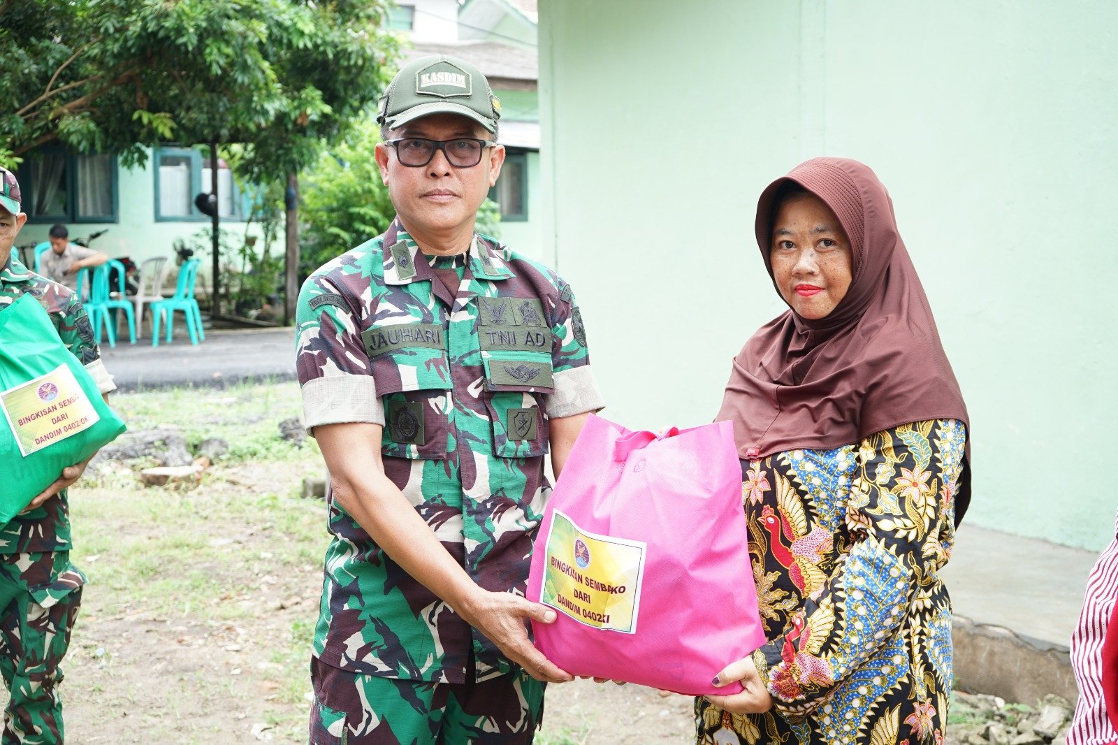 Tunjukkan Komitmen TNI dalam Meningkatkan Kesejahteraan Masyarakat, Kasdim 0402/OKI Ikuti Vicon Peresmian RTLH Tunjukkan Komitmen TNI dalam Meningkatkan Kesejahteraan Masyarakat, Kasdim 0402/OKI Ikuti Vicon Peresmian RTLH