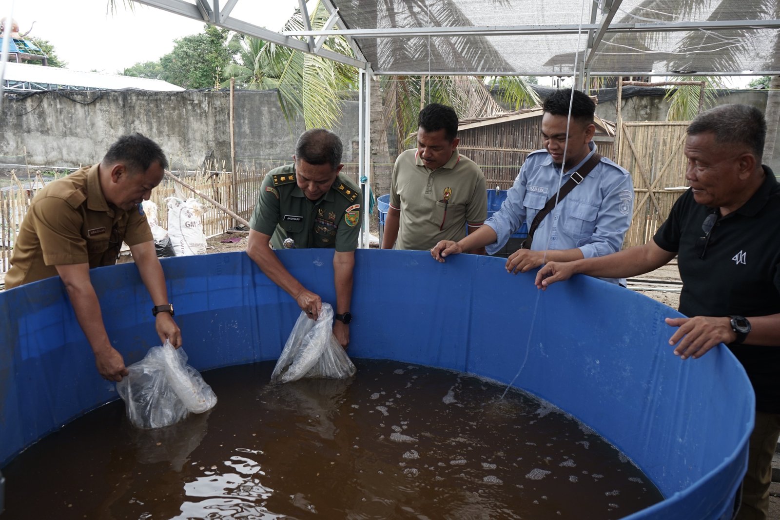 Tingkatkan Ketahanan Pangan, Kodim 0402/OKI Lepaskan Benih Ikan Tingkatkan Ketahanan Pangan, Kodim 0402/OKI Lepaskan Benih Ikan