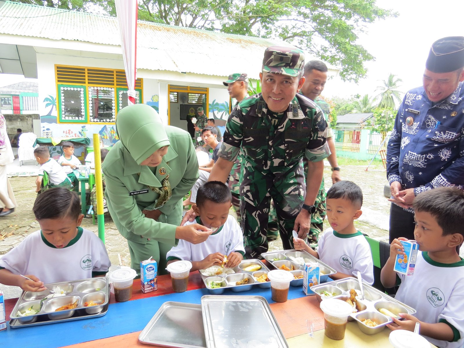 Dukung Program Pemerintah, Kodim 0402/OKI Laksanakan Program Dapur Masuk Sekolah Dukung Program Pemerintah, Kodim 0402/OKI Laksanakan Program Dapur Masuk Sekolah