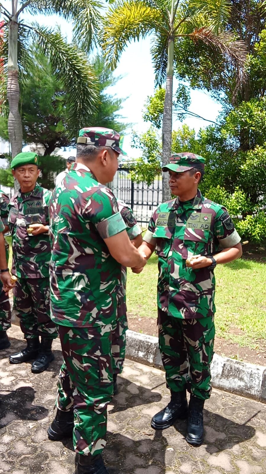 Momen Bersejarah: Mayor CZI Saiful Anwar Bertatap Muka Langsung dengan Kasad Jenderal TNI Maruli Simanjuntak dalam Kunjungan Kerja ke Bengkulu Momen Bersejarah: Mayor CZI Saiful Anwar Bertatap Muka Langsung dengan Kasad Jenderal TNI Maruli Simanjuntak dalam Kunjungan Kerja ke Bengkulu