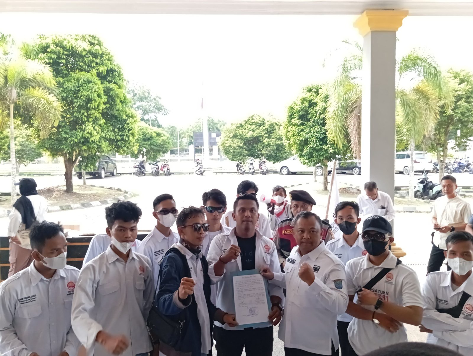 PGK OKI Gelar Aksi : Fakta Wakil Rakyat Sibuk Dinas Luar Dan Tidak Ada Di Kantor
